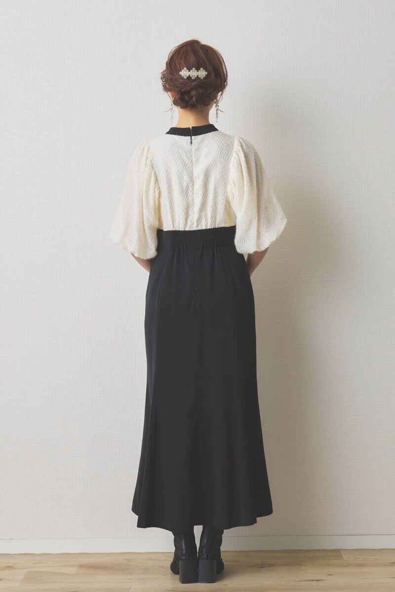 モノトーンの異素材MIXドレス