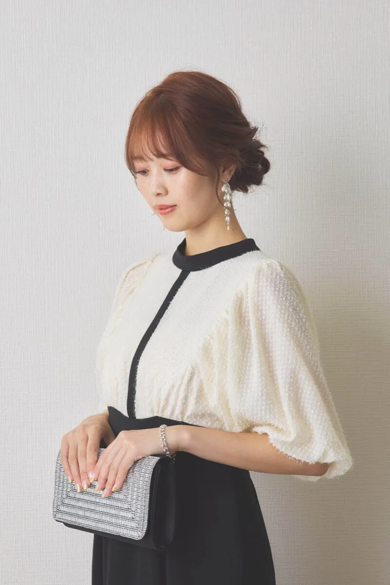 モノトーンの異素材MIXドレス