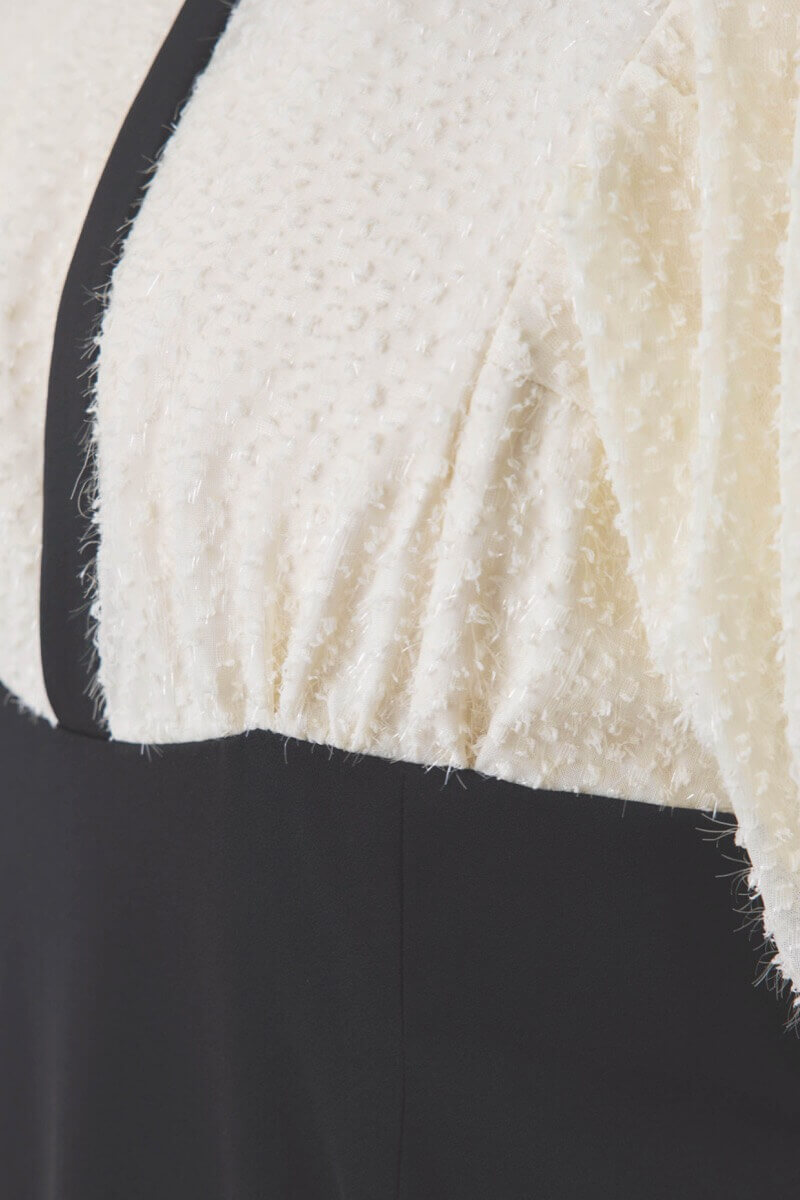 モノトーンの異素材MIXドレス