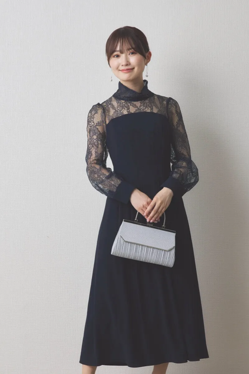 ネイビーのハイネック切替レースドレス
