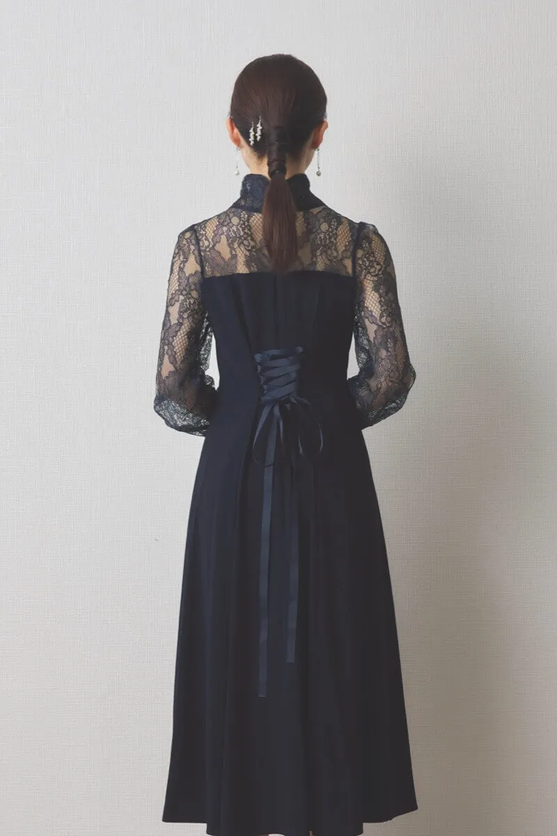 ネイビーのハイネック切替レースドレス