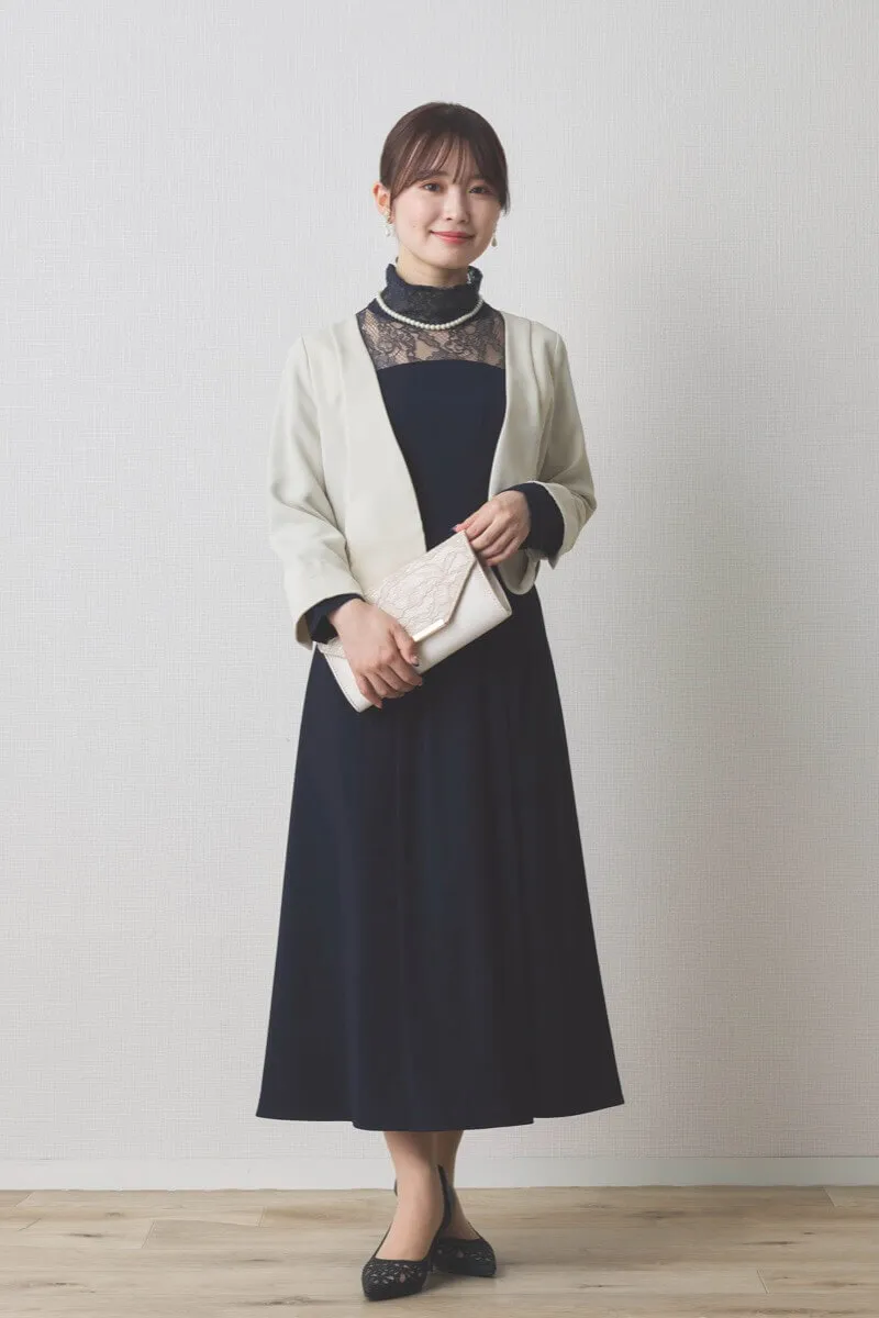 ネイビーのハイネック切替レースドレス