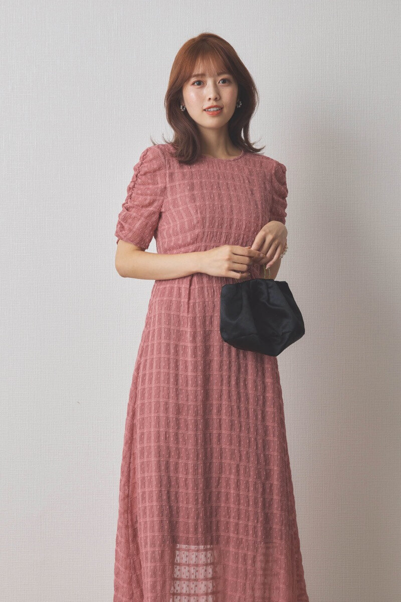 ピンクのドットドビーエプロンドレス