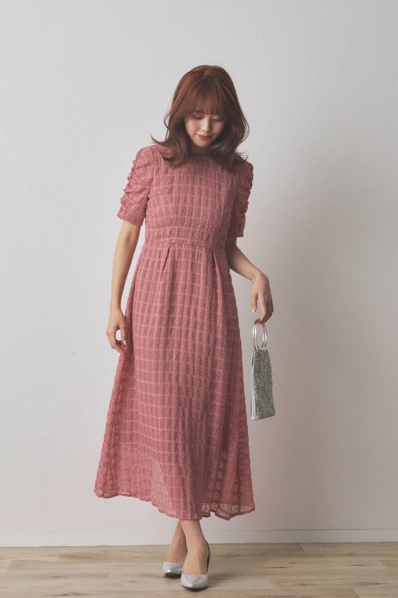 ピンクのドットドビーエプロンドレス