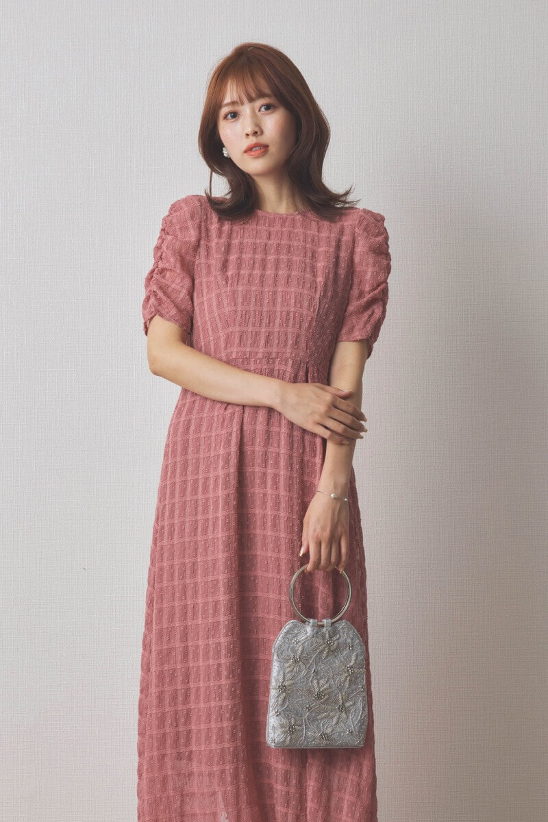 ピンクのドットドビーエプロンドレス