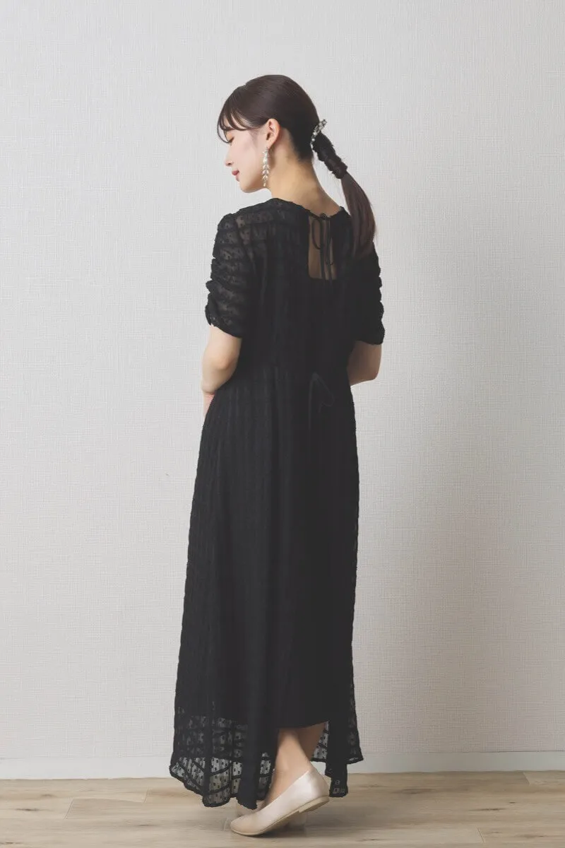 ブラックのドットドビーエプロンドレス