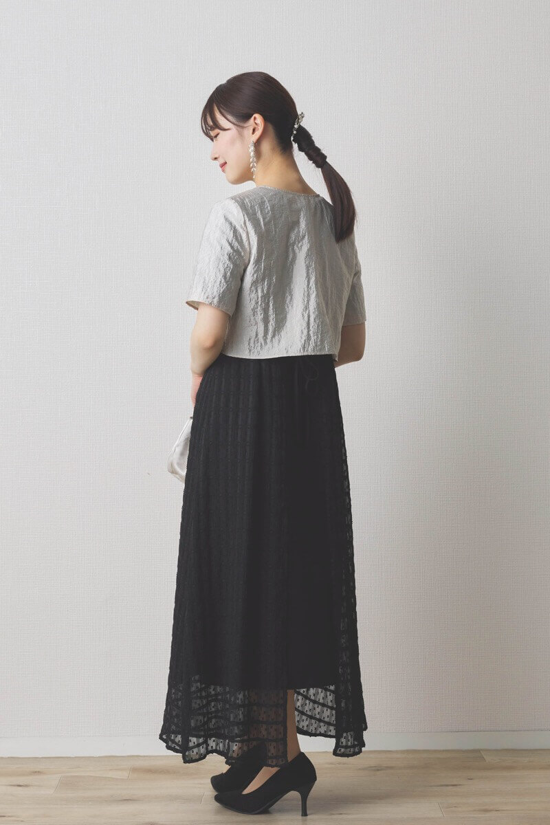 ブラックのドットドビーエプロンドレス