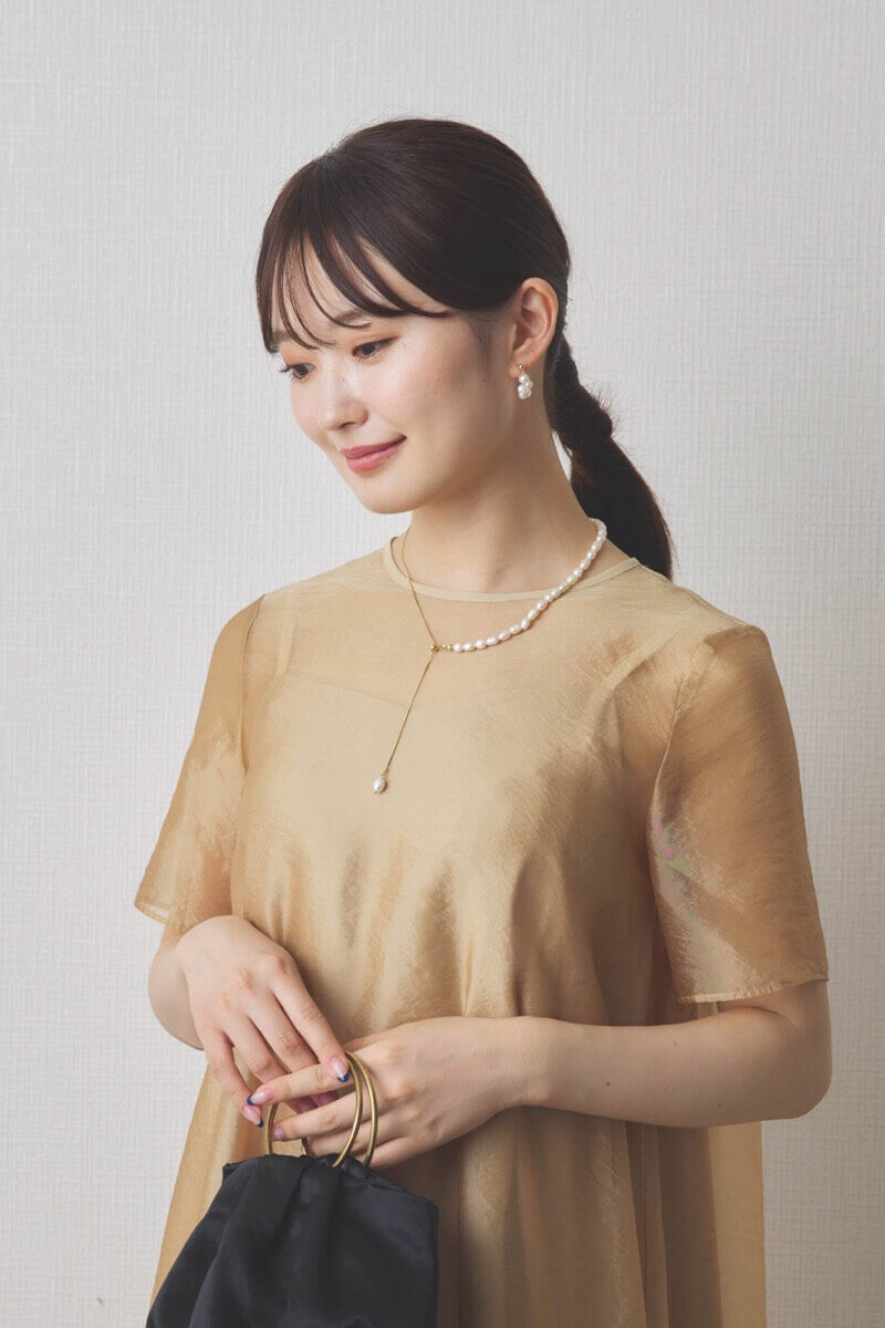 イエローのシアーオーガンジーショートスリーブドレス