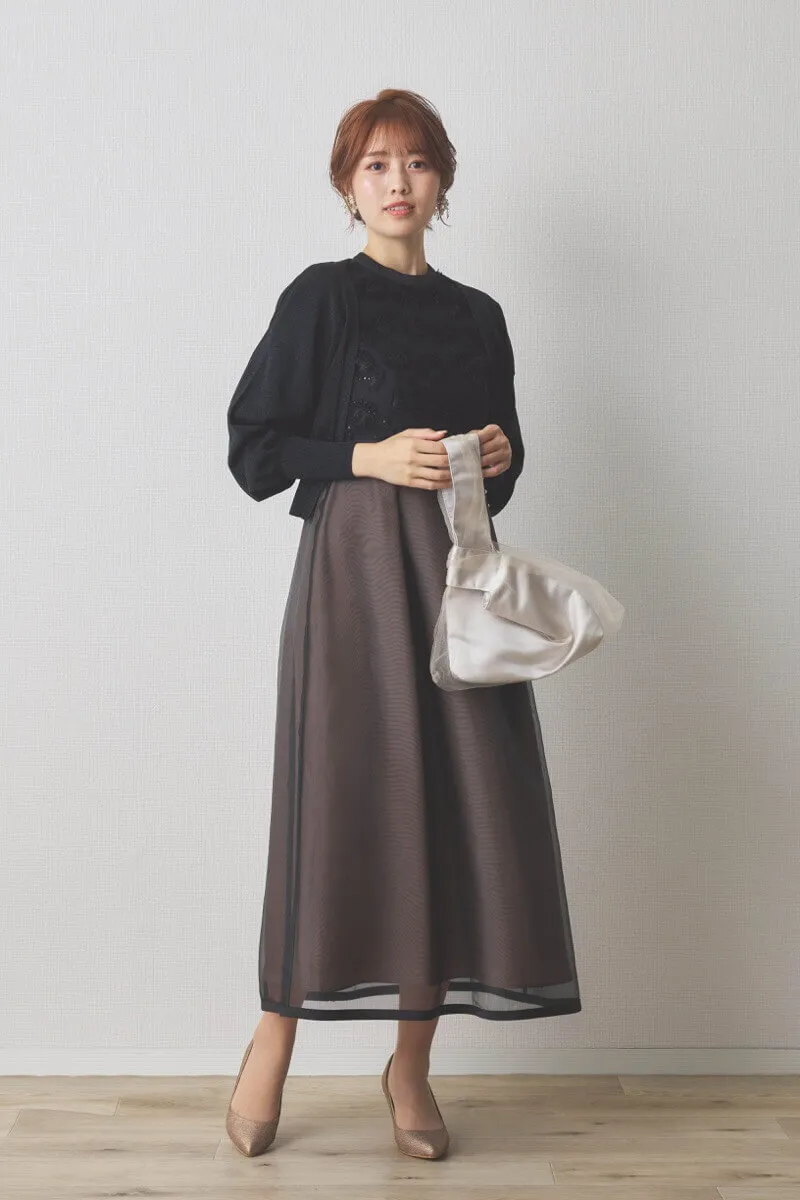 ブラック×ブラウンのエンブロイダリーミックスドレス