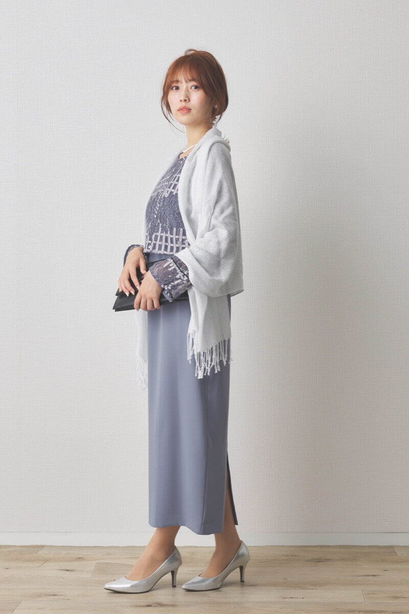 ブルーのラッセルレースコクーンドレス