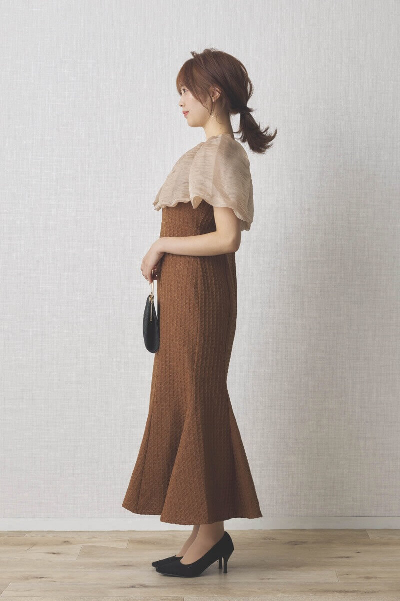 ブラウンの2WAYオフショルマーメイドドレス