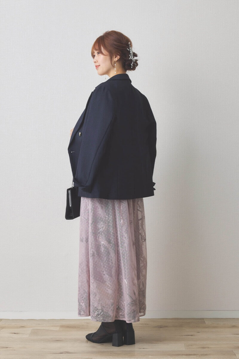 ラベンダーのバックオープンチュールドレス