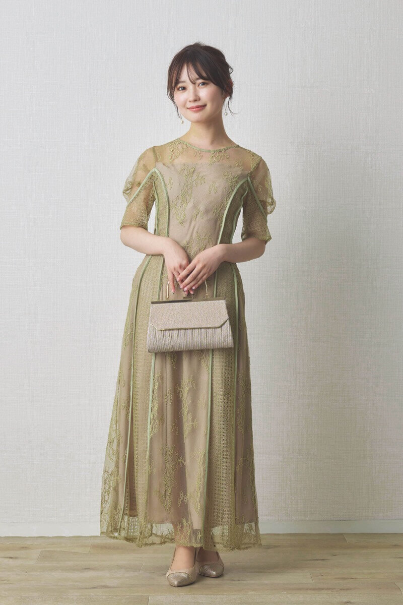 ライトグリーンのパネルレースドレス