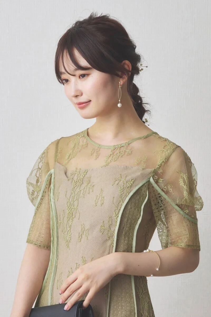 ライトグリーンのパネルレースドレス