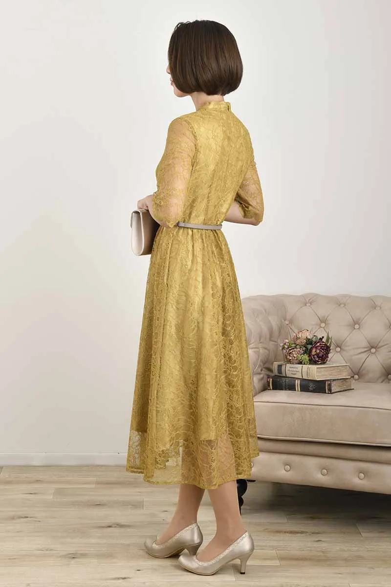 マスタードイエローのプチハイネック総レースドレス