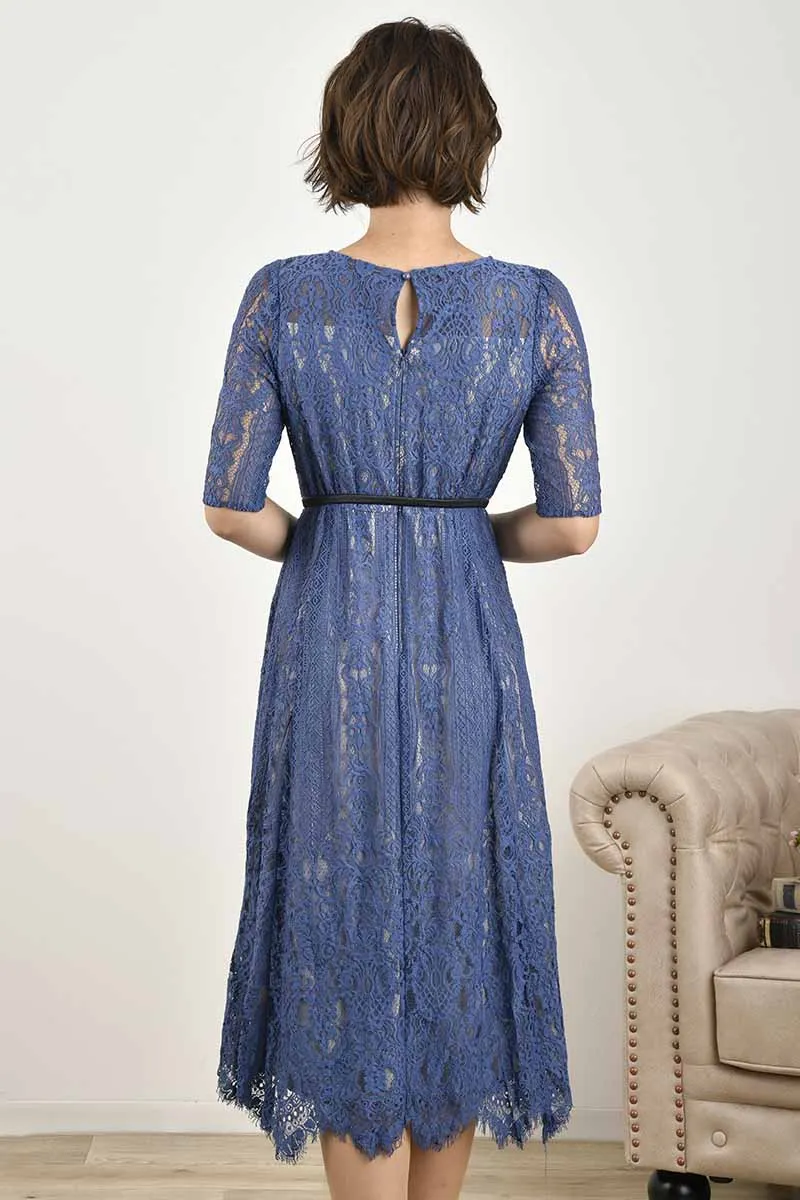 ブルーのアンティークライクレースドレス