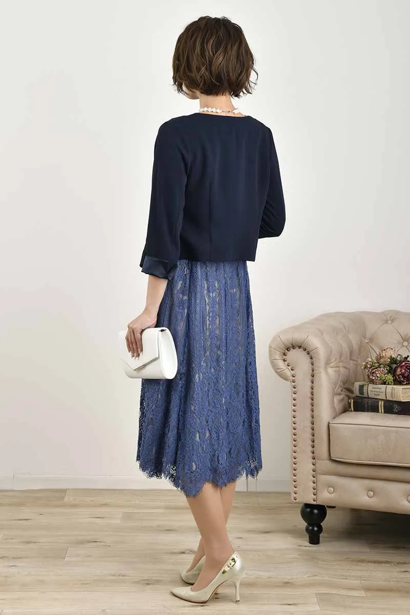 ブルーのアンティークライクレースドレス