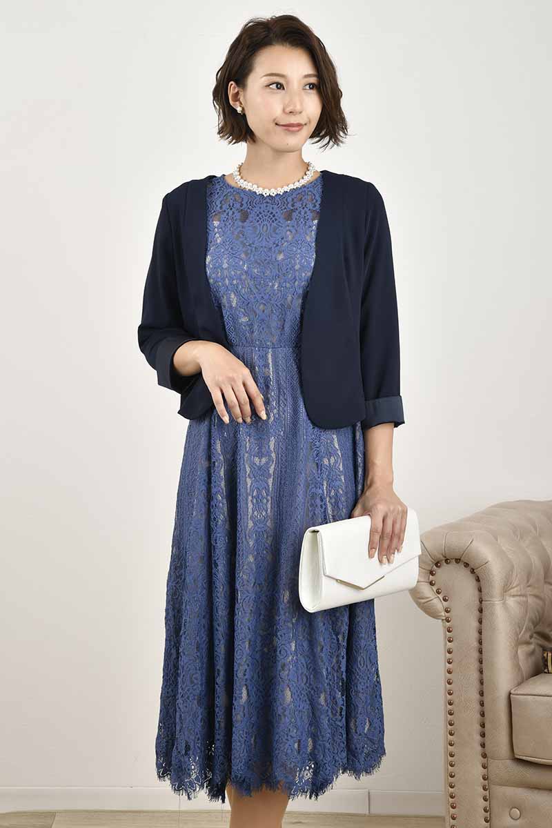 ブルーのアンティークライクレースドレス