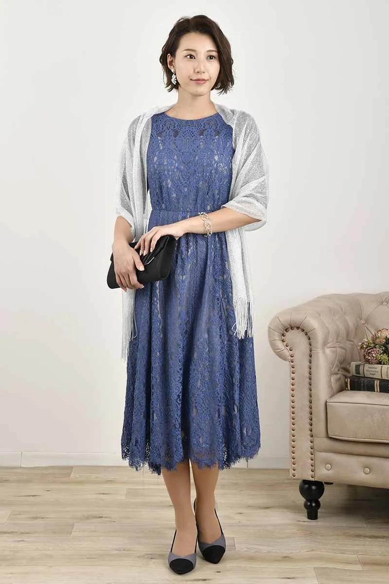 ブルーのアンティークライクレースドレス