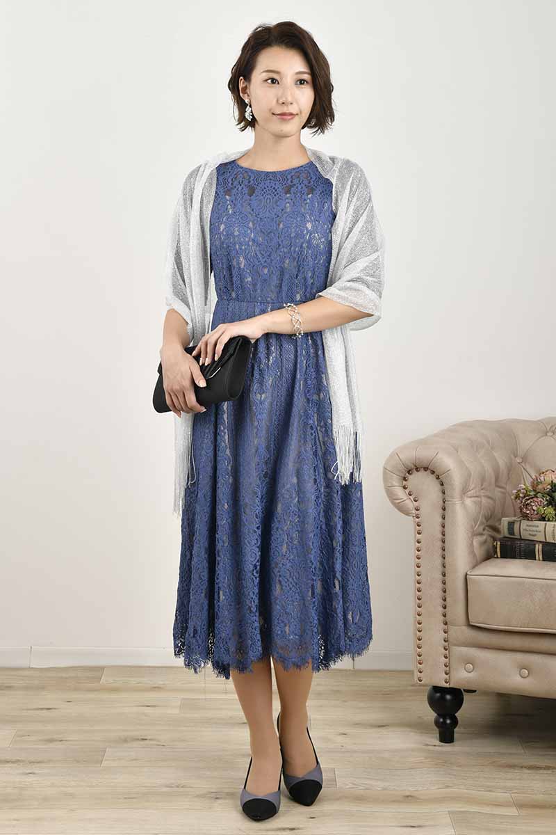 ブルーのアンティークライクレースドレス