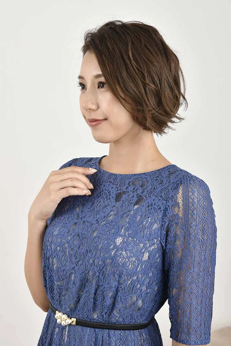 ブルーのアンティークライクレースドレス