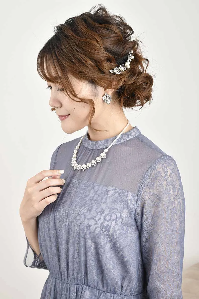 ブルーのレースレイヤードエアリードレス