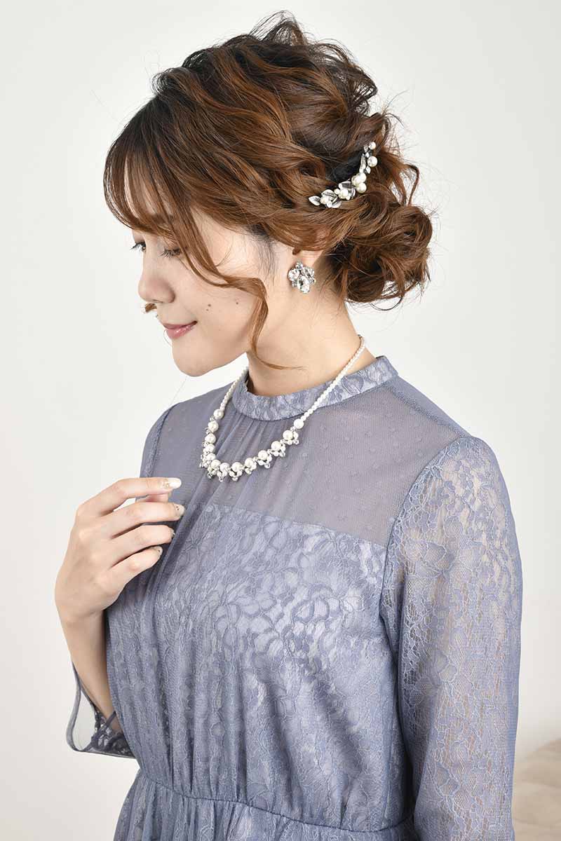 ブルーのレースレイヤードエアリードレス