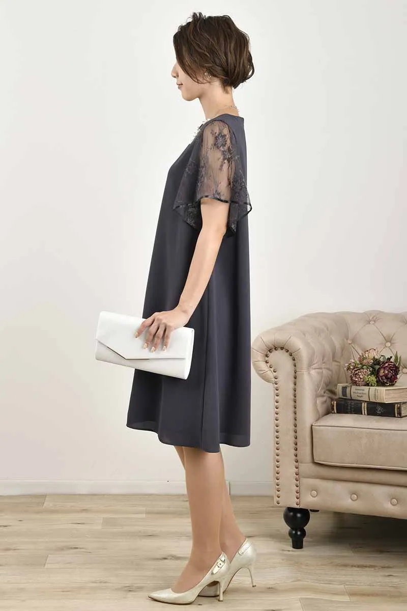 グレーのフレアレーススリーブAラインドレス