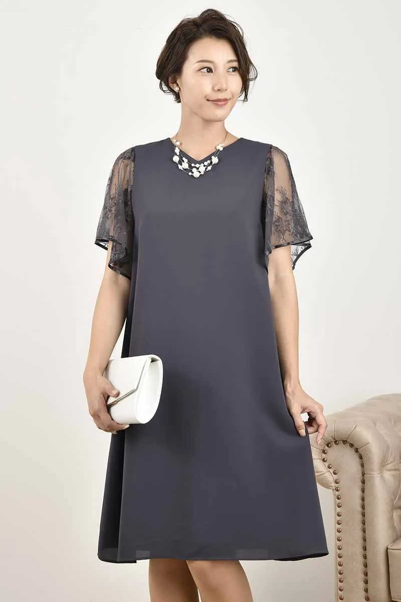 グレーのフレアレーススリーブAラインドレス