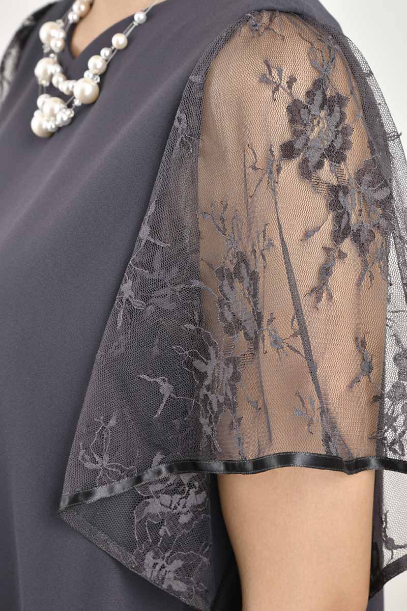 グレーのフレアレーススリーブAラインドレス