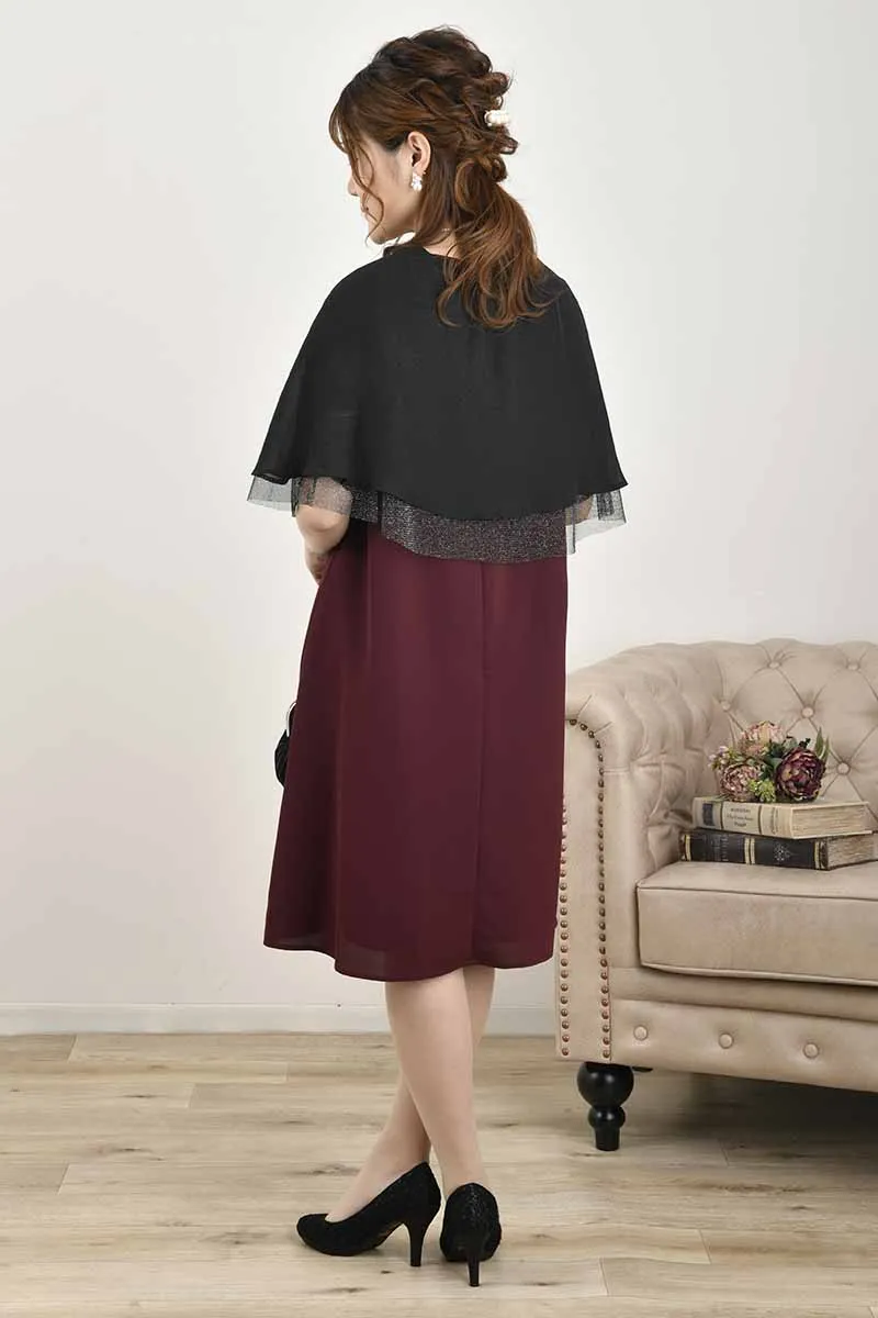 ワインレッドのフレアレーススリーブAラインドレス