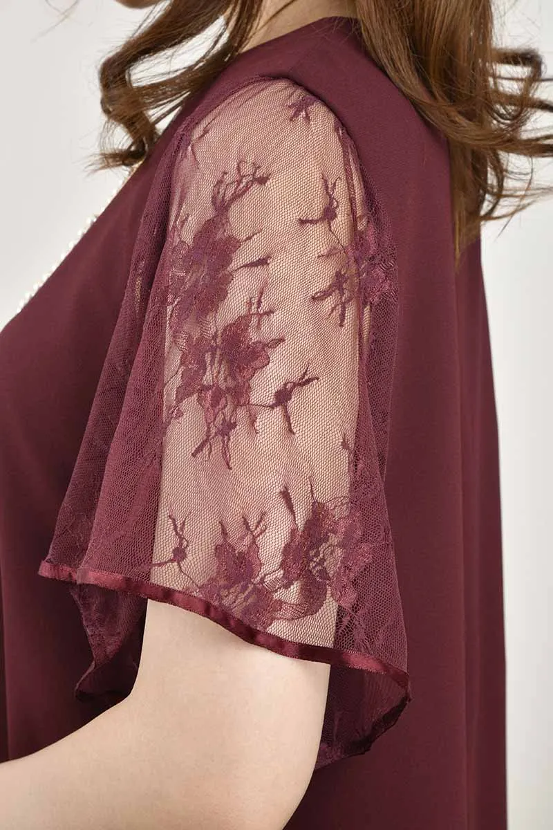 ワインレッドのフレアレーススリーブAラインドレス