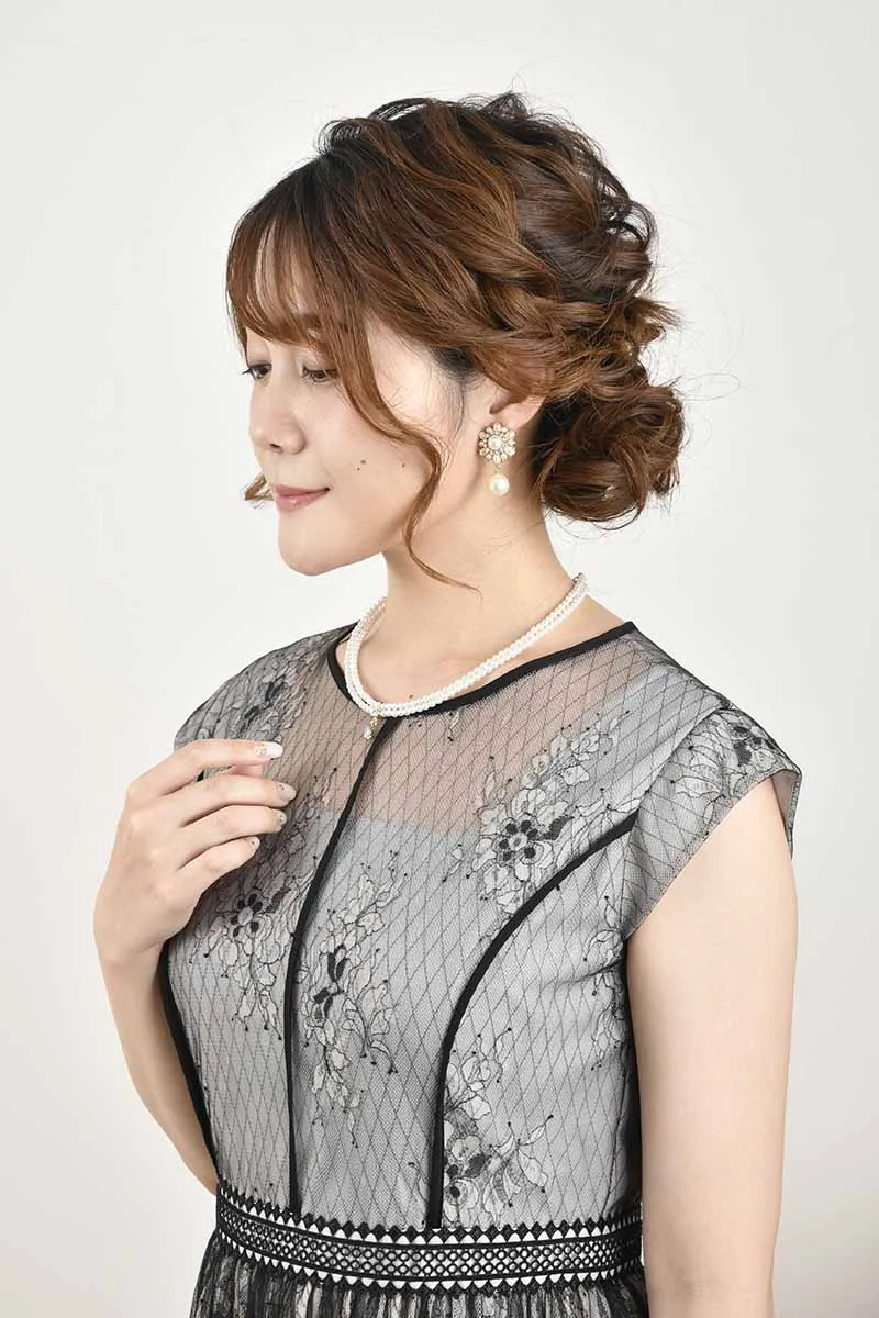 ブラック×グレーのチュールレースギャザードレス