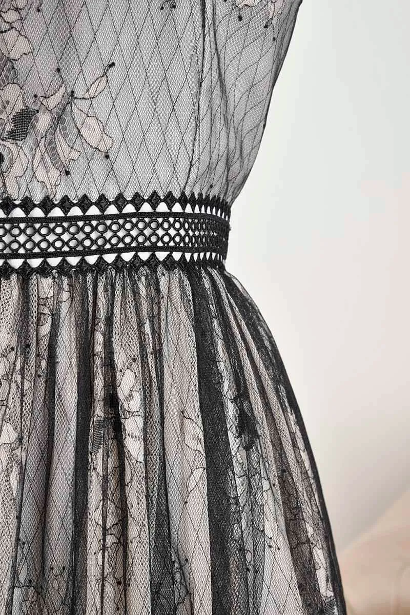 ブラック×グレーのチュールレースギャザードレス