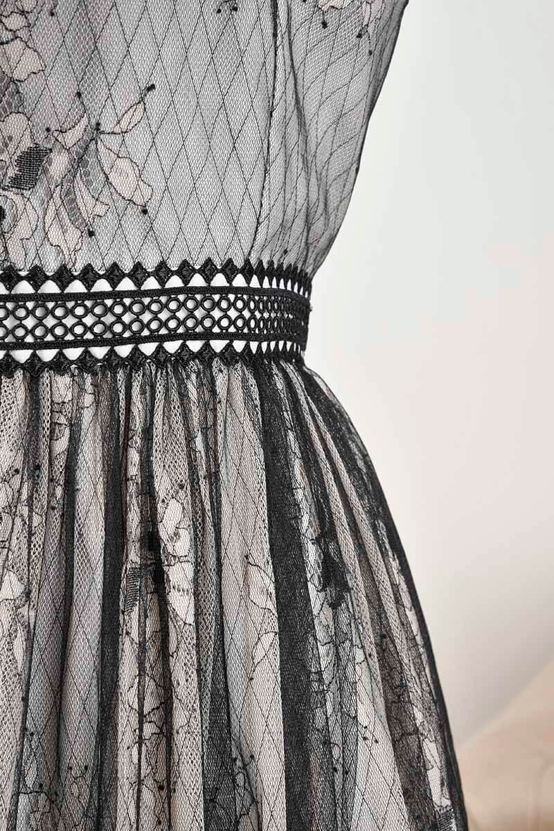 ブラック×グレーのチュールレースギャザードレス