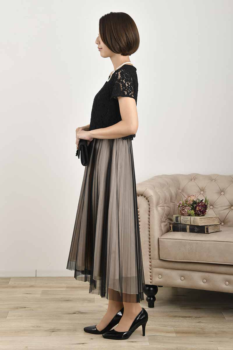 ブラックのレースコンビチュールドレス