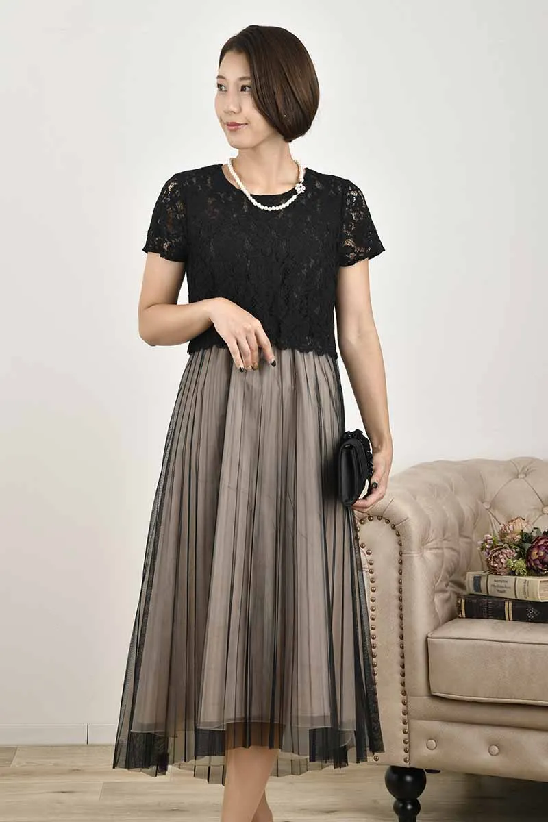 ブラックのレースコンビチュールドレス