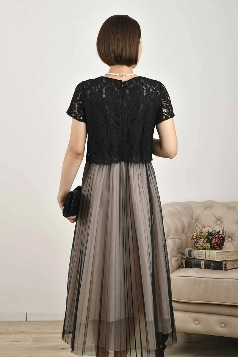 ブラックのレースコンビチュールドレス