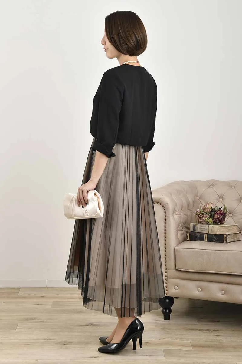 ブラックのレースコンビチュールドレス