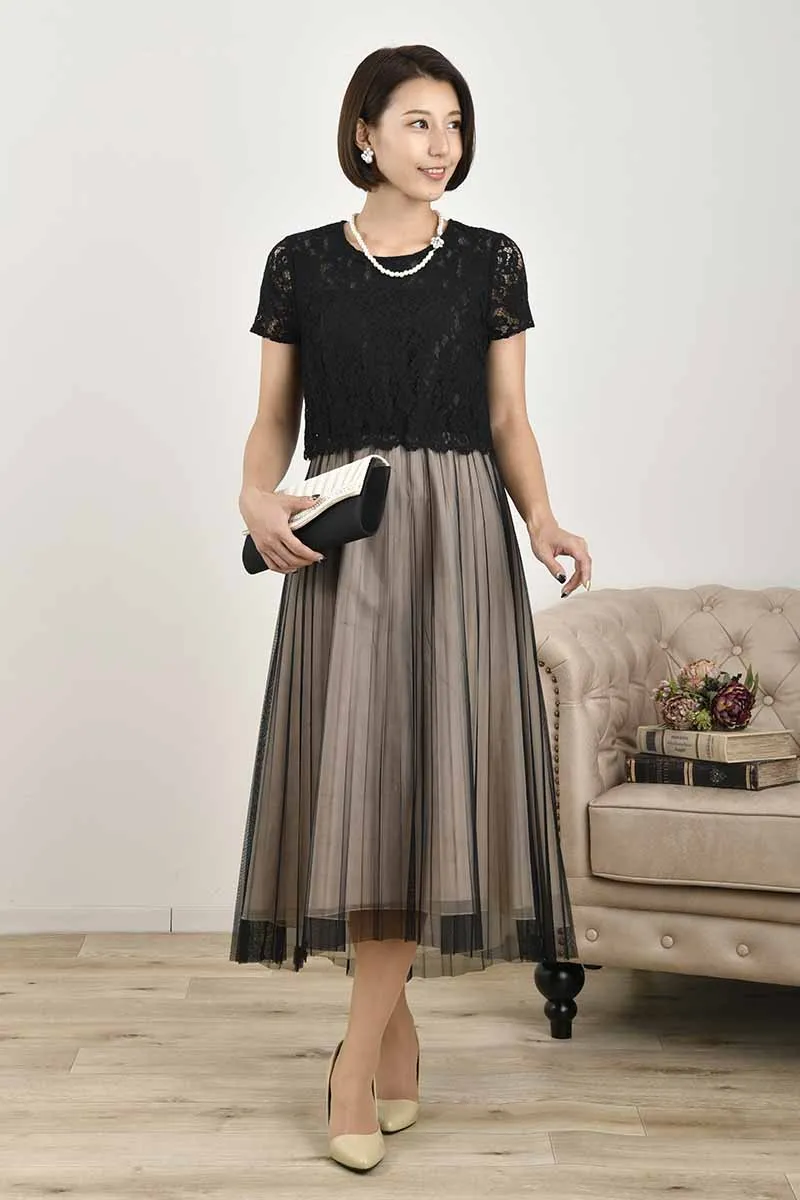 ブラックのレースコンビチュールドレス