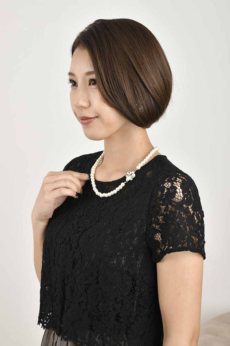 ブラックのレースコンビチュールドレス