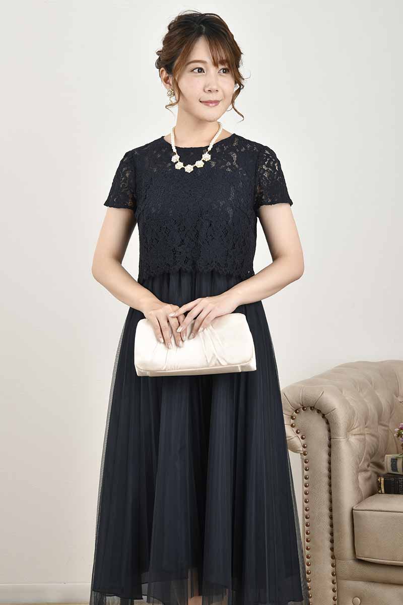 ネイビーのレースコンビチュールドレス