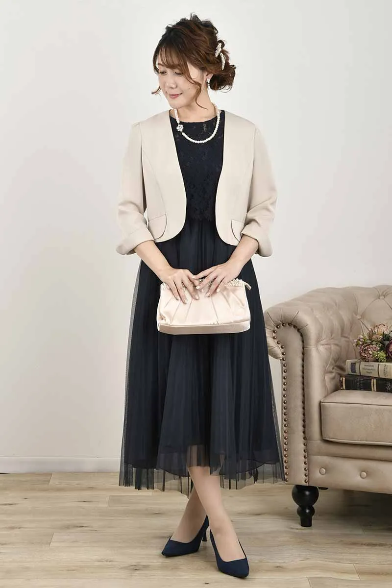 ネイビーのレースコンビチュールドレス