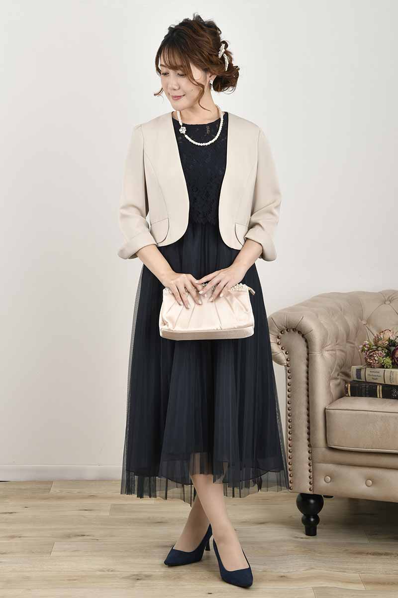 ネイビーのレースコンビチュールドレス