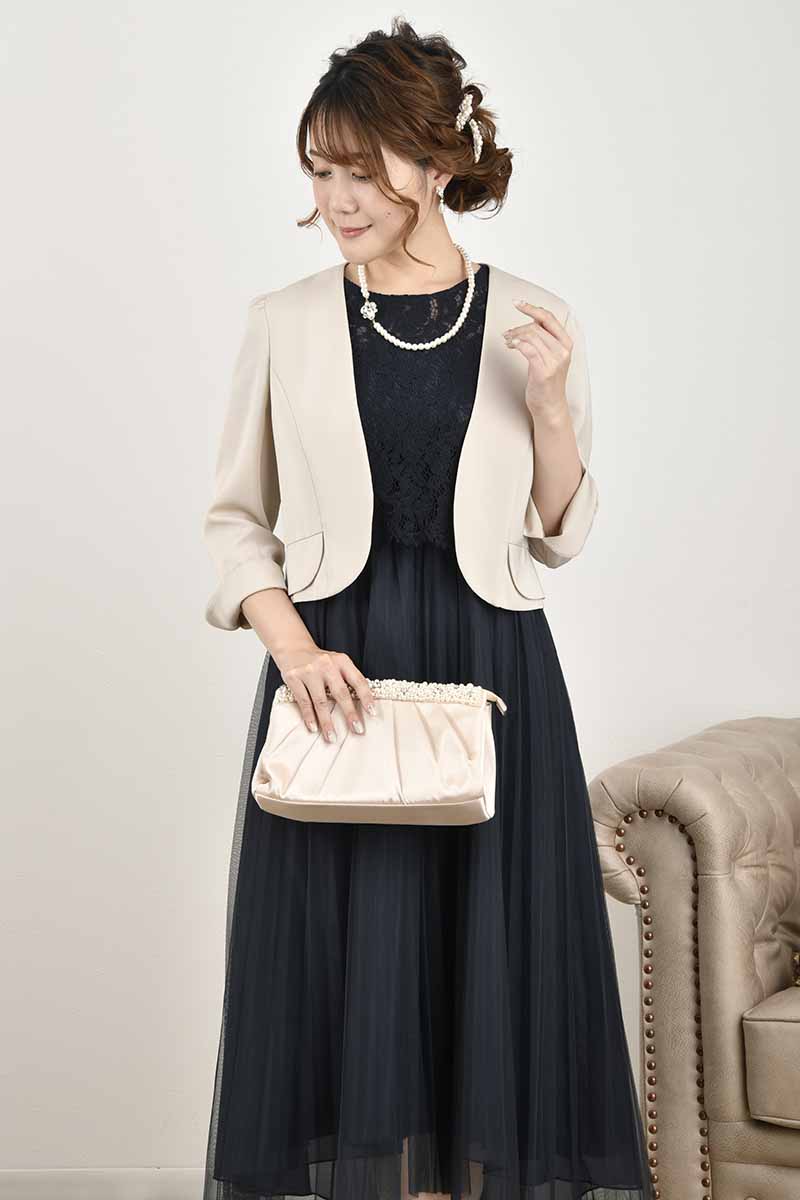 ネイビーのレースコンビチュールドレス