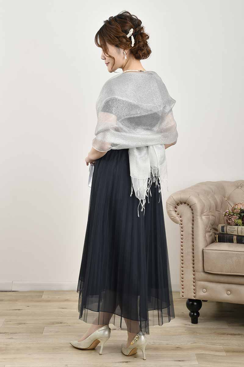 ネイビーのレースコンビチュールドレス