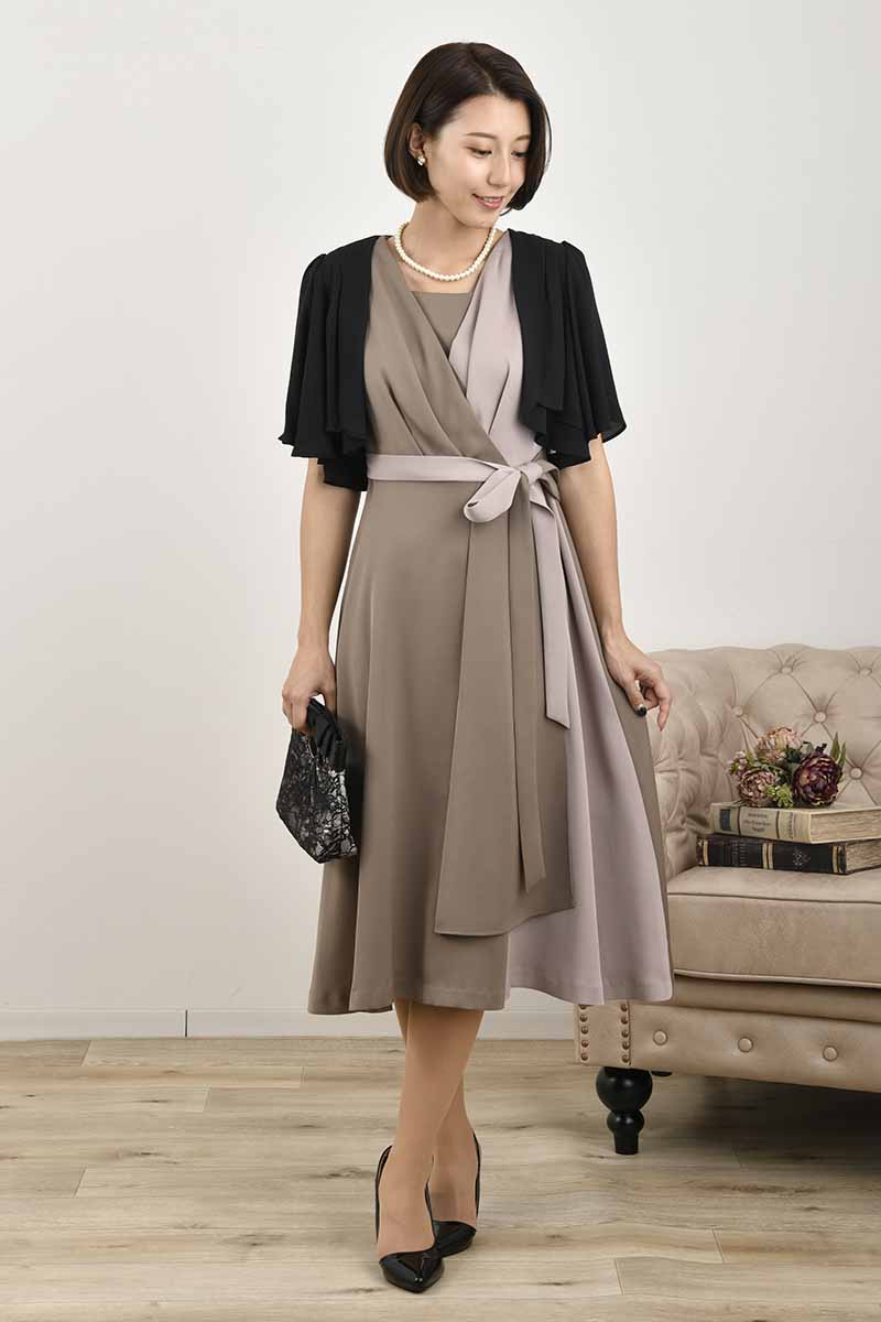ブラウン×ベージュのカシュクールドレス