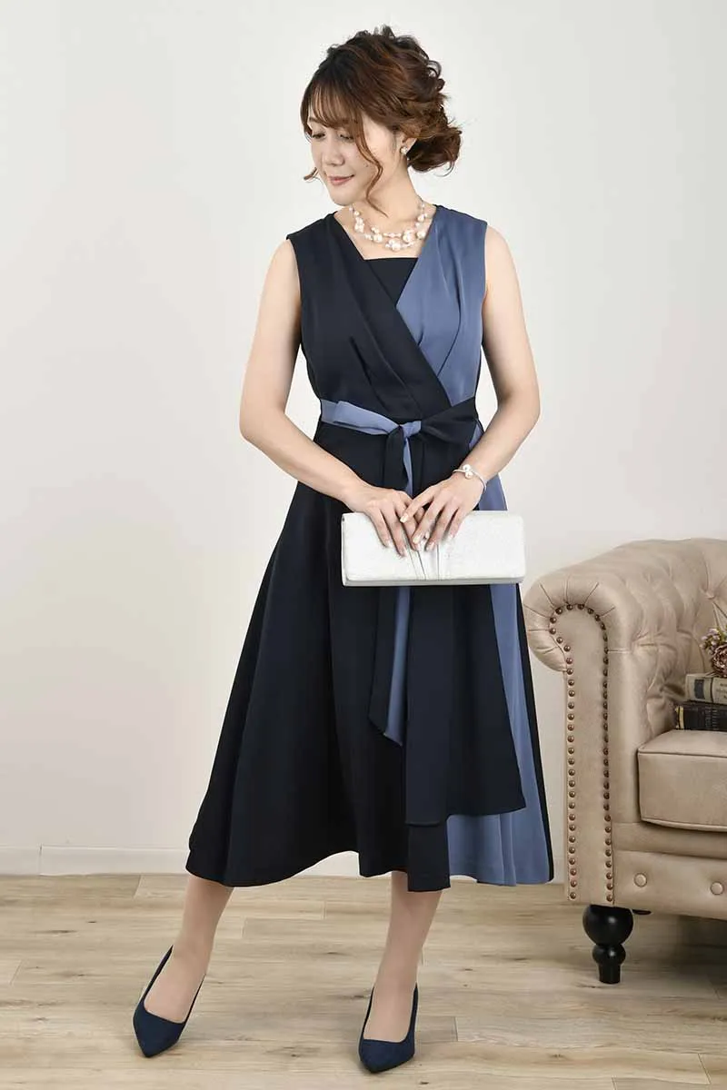 ブルー×ネイビーのカシュクールドレス