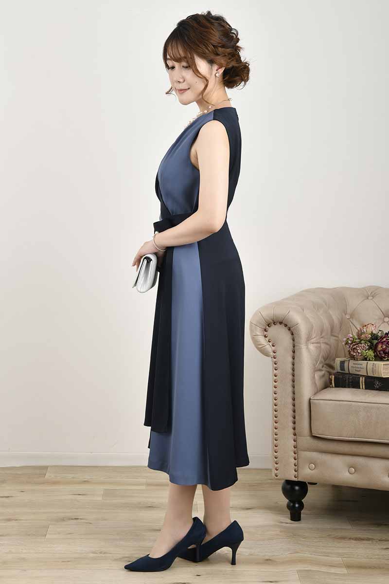ブルー×ネイビーのカシュクールドレス