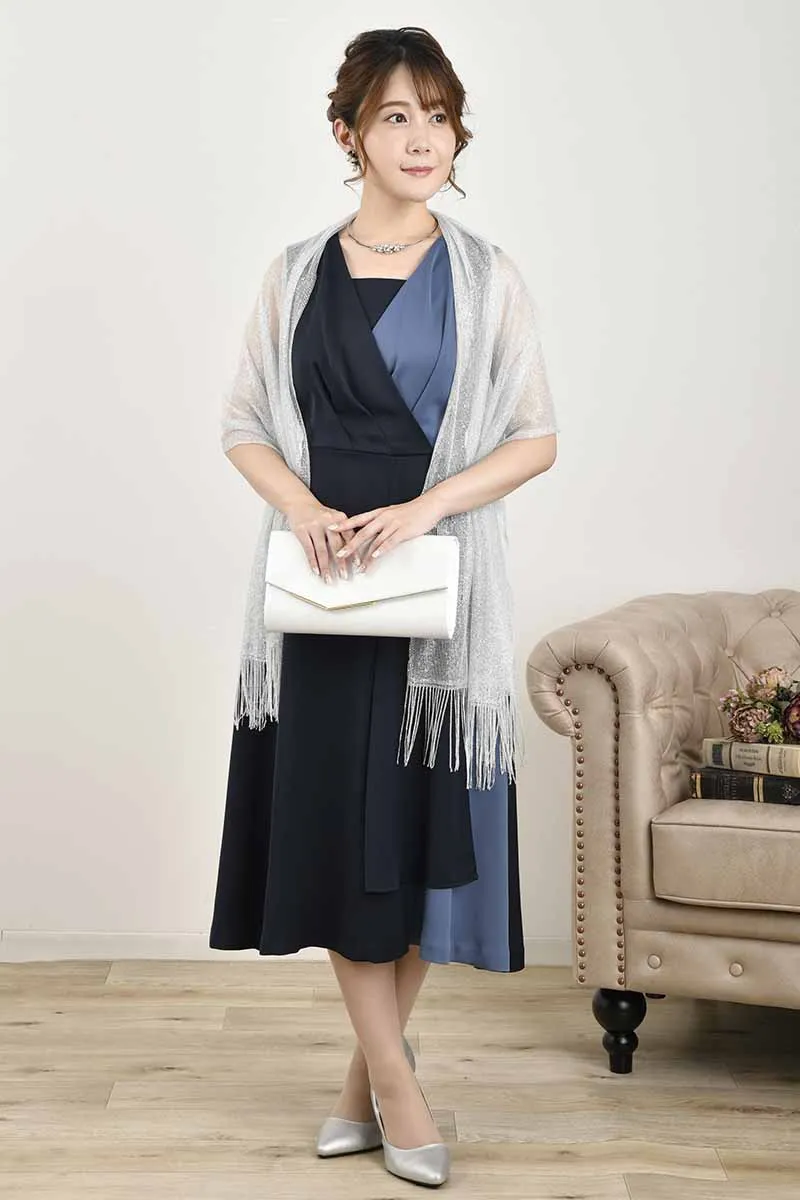 ブルー×ネイビーのカシュクールドレス